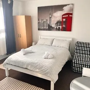 https://beautiful-rooms-close-to-brick-lane.cambridgehotelsuk.com
